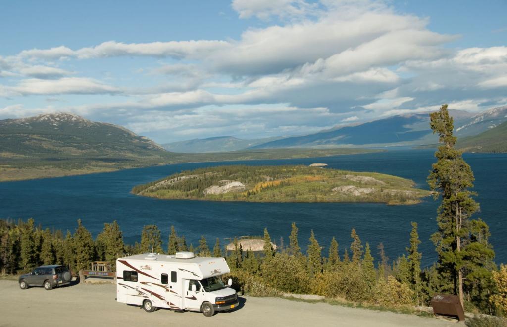 Ajout aux services de cartes de référence et de transport de GeoYukon